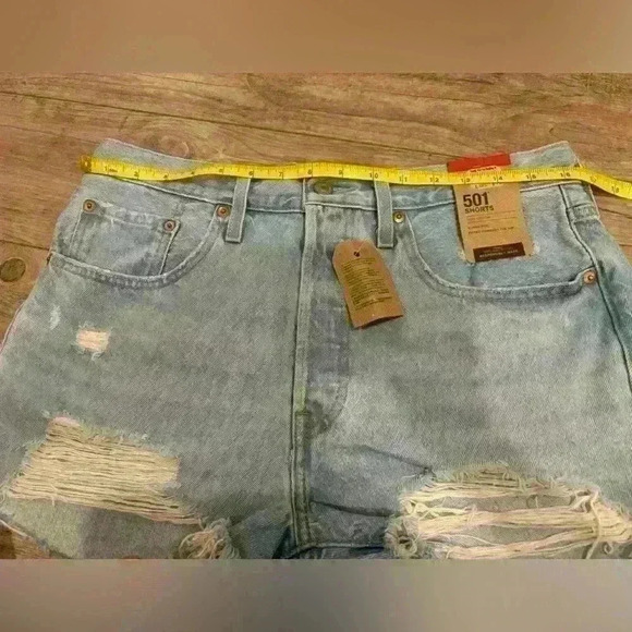 NEW Levi’s 501 Original Fit High-Rise Women’s Jean Shorts - Picture 5 of 11